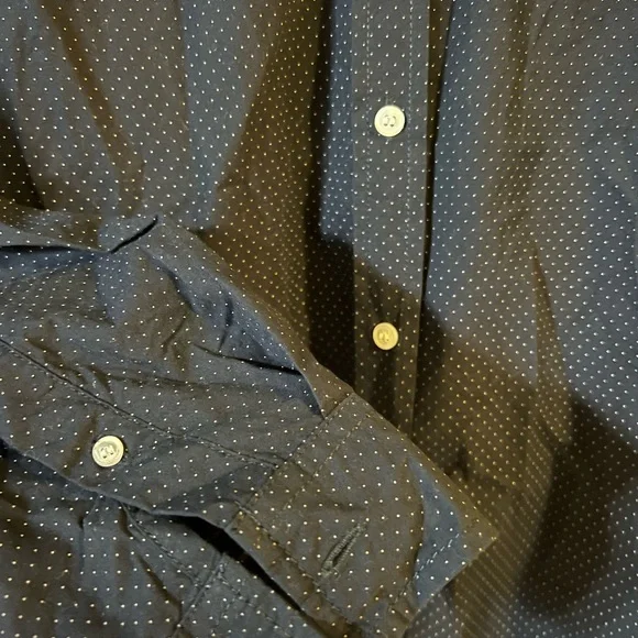 Button down - Picture 3 of 4